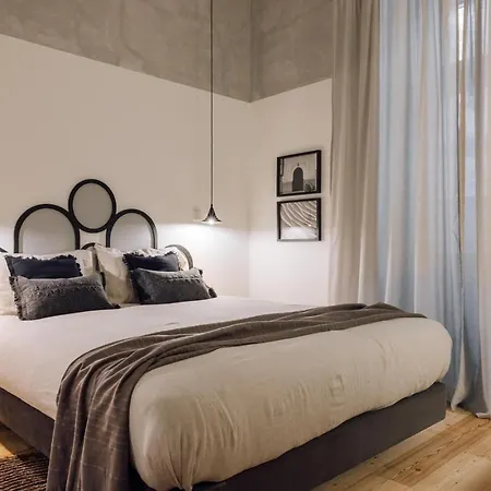 Kamour - 2 Bedrooms And Balcony In Baixa Lisbon