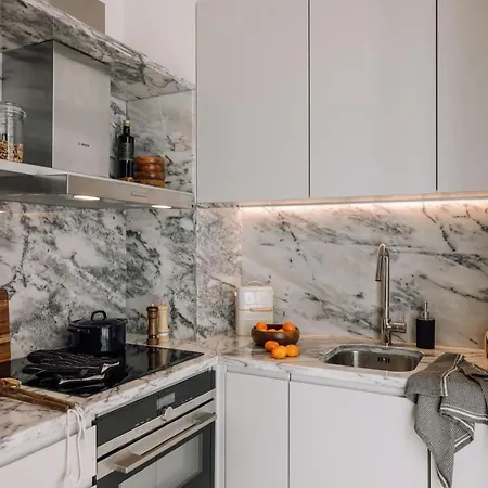 Kamour - 2 Bedrooms And Balcony In Baixa Apartment