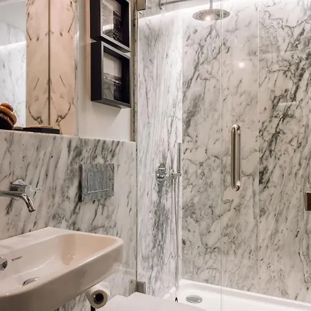 Apartment Kamour - 2 Bedrooms And Balcony In Baixa Lisbon