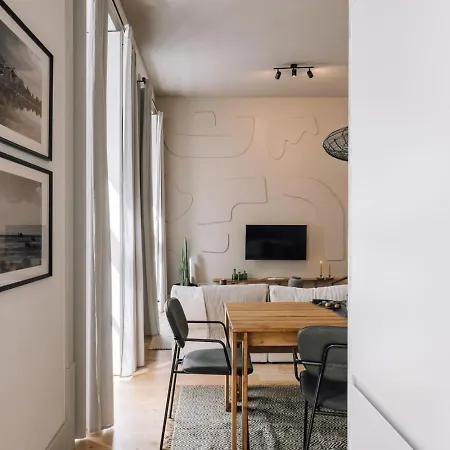 דירה Kamour - 2 Bedrooms And Balcony In Baixa *