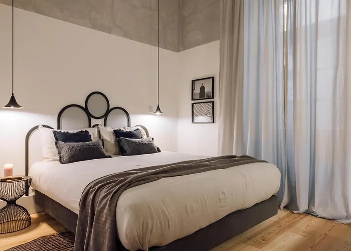 Kamour - 2 Bedrooms And Balcony In Baixa Lisboa