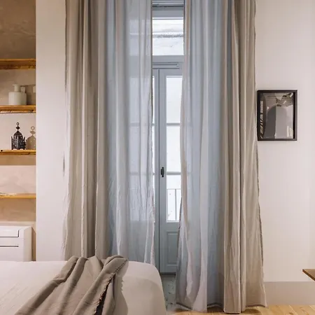 Kamour - 2 Bedrooms And Balcony In Baixa ליסבון