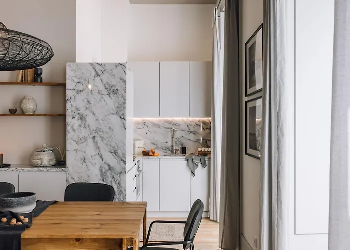 Kamour - 2 Bedrooms And Balcony In Baixa Apartamento